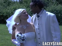 Gros cul, Grosse bite, Blonde, Mariée, Tir de sperme, Hard, Interracial, Suçant