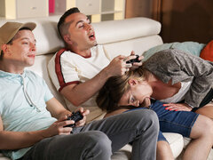 Blond, Pijpbeurt, Sperma in mond, Grappig, Groep, Hakken, Moeder, Student