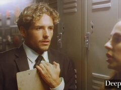 Hundestellung, Weibliche domination, Lecken, Lingerie, Büro, Öffentlich, Strümpfe, Eng