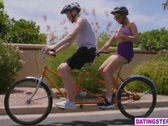 Sucer une bite, Gorge profonde, En levrette, Famille, Mère que j'aimerais baiser, Maman, Belle mère, Tabou