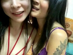 Enthousiasteling, Aziatisch, Grote kont, Bruinharig, Fetisj, Huisgemaakt, Lesbisch, Rijpe lesbienne