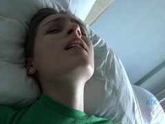 Blondine, Fussjob, Freundin, Handjob, Höschen, Pov, Rasiert, Schlafend