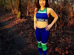 Sucer une bite, Brunette brune, Faciale, Bite énorme, Mature, Public, Spandex, Sport