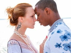 アナル, デカ尻, デカパイ, フェラチオ, 茶髪の, バック, 異人種間, 淫乱熟女