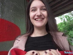 Nana, Gros seins, Sucer une bite, Brunette brune, Plantureuse, Seins naturels, De plein air, Adolescente