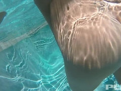 Bikini, Rubia, Penetracion con dedos, Sexo duro, Masturbación, Piscina, Coño, Mojado