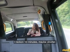 Gros cul, Sucer une bite, Voiture, Éjaculation interne, Queue, Doigter, Seins naturels, Pov