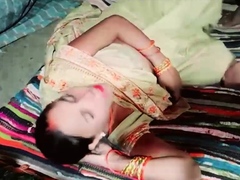 गाँव की घरेलु औरत की