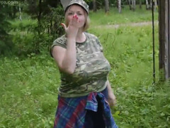 Gorda, Tetas grandes, Europeo, Tetas naturales, Al aire libre, Público, Pelirrojo, Tetas