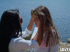 Язык в попке, Минет, Брюнетки, Собачьи, Поцелуи, Лизание, Наездница, Втроем