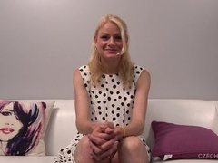 Blonde, Tchèque, Mère que j'aimerais baiser, Maigrichonne