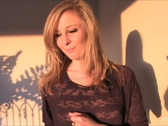 Nahaufnahme, Extrem, Erstes mal, Faustfick, Masturbation, Orgasmus, Öffentlich, Solo