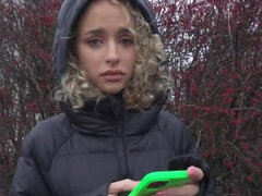 Mamada, Corridas, Garganta profunda, Estilo perrito, Hembra, Pequeña, Público, Adolescente