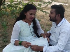 Desi Indian Village Girl Fucks in Jungle - Viral Outdoor Sex Video