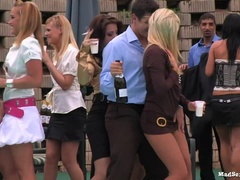 Aangekleed, Sperma shot, Lesbisch, Orgie, Feest, Satijn, Swinger, Nat