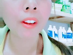 ぽっちゃり, デカパイ, インドネシア人, 淫乱熟女, 公共, オッパイの