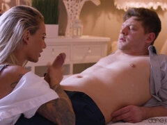 Americano, Verga grande, Garganta profunda, Lencería, Oficina, Montar, Flaco, Tetas