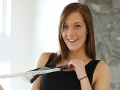 Grosser arsch, Grosser schwanz, Blasen, Auto, Hundestellung, Natürlichen titten, Jungendliche (18+), Titten