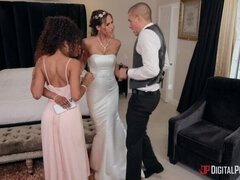 Cul, Lécher le cul, Gros seins, Fille latino, Léchez, Piercing, Tatouage, Plan cul à trois