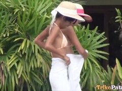 Asiatique, Sucer une bite, Éjaculer dans la bouche, Faciale, 2 femmes 1 homme, Philippine, Piscine, Nénés
