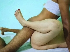 18 jaar, Huisgemaakt, Indisch, Zoenen, Kut duiken, Rok, Tiener, Uniformpje