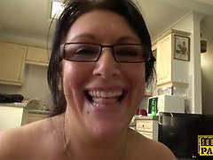 Gros seins, Britannique, Lunettes, Hd, Mature, Rugueux, Seins flasques, Tatouage