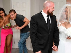 Mooie dikke vrouwen, Grote kont, Grote mammen, 1 man 2 vrouwen, Handbeurt, Interraciaal, Douche, Trio