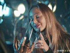 Большая жопа, Большие сиськи, Брюнетки, Член, Итальянки, Колготки, Пирсинг, Реалити