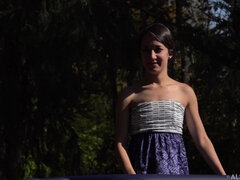Amateur, Brunette brune, Pénétrer avec le poing, Hd, Lesbienne, Massage, De plein air, Jouets
