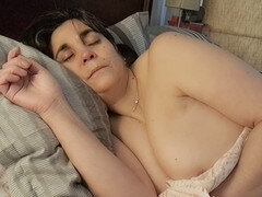 Gros seins, Femme couguar, Naturelle