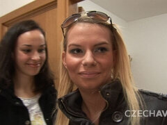 Leie, Grosse titten, Blasen, Tschechisch, Frau frau mann, Pov, Flotter dreier, Titten