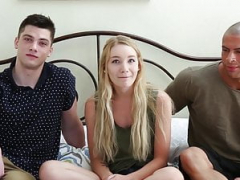 Bisexuelle, Sucer une bite, Tir de sperme, Faciale, Énorme, Bite énorme, Pute, Softcore