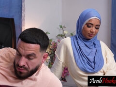 Arabisch, Grosser arsch, Blasen, Braunhaarige, Freundin, Hd, Riesig, Jungendliche (18+)