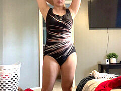 Молоденькие, Подглядывание