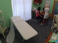 Amateur, Mamada, Penetracion con dedos, Lesbiana, Enfermera, Coño, Uniforme, Mojado