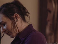 Lamer culo, Tetas grandes, Engañando, Lesbiana, Lamidas, Tetas naturales, Perforación, Coño