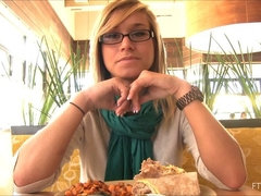 Acercamiento, Extremo, Masaje, Masturbación, Orgasmo, Público, Secretaria, Solo