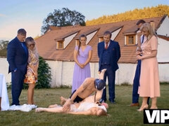 Bizarro, Novia, Checa, Vestido, Al aire libre, Público, Afeitado, Boda