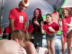 Kont, Pijpbeurt, Slaapzaal, Vingeren, Likken, Feest, Kut duiken, Trein