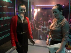 18 jaar, Kont, Dansen, Hardcore, Lesbisch, Orgie, Kut duiken, Tieten likken