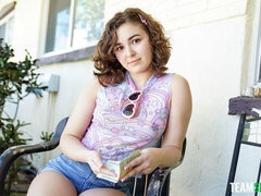 Grosser arsch, Grosse titten, Blasen, Hundestellung, Pov, Kurzes haar, Dürr, Jungendliche (18+)