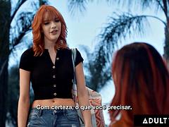 ADULT TIME - Aidra Fox Seduces Bestie Kenna James For ROMANTIC LESBIAN FUCK! PORTUGUESE SUBTITLES: Porn