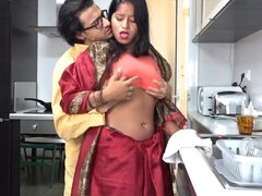 18 jahre, Schönheit, Grosse titten, Braunhaarige, Vollbusig, Indisch, Hausmädchen, Jungendliche (18+)