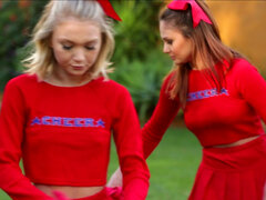 69, Gros seins, Pom pom girl, Lesbienne, Seins naturels, Orgie, Culottes ou slips, Chatte