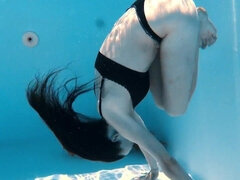 18 años, Flexible, Hd, Pequeña, Piscina, Público, Tetas, Bajo el agua