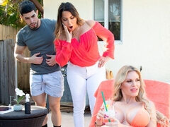 Gros seins, Blonde, Sucer une bite, Faciale, Groupe, Chatte, Nénés, Uniforme