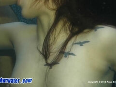 Cul, Sucer une bite, Brunette brune, Tir de sperme, Hard, Chatte, Suçant, Sous marin