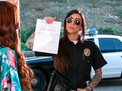 デカ尻, 指いじり, キス, なめる, ストリッピング, タトゥー, ティーン, オッパイの