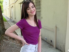 Americano, Culo, Morena, Polla, Tetas naturales, Pov, Público, Tetas