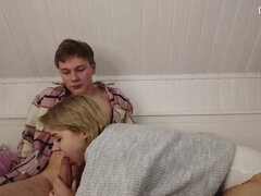 Grote mammen, Stel, Vies praten, Hondjeshouding, Orgasme, Kort haar, Tatoeage, Tiener